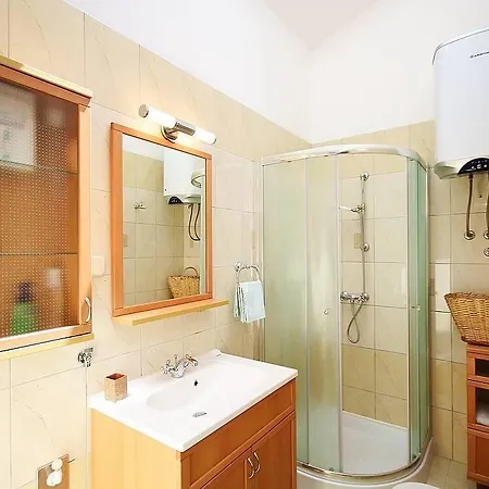 Pifar Apartment