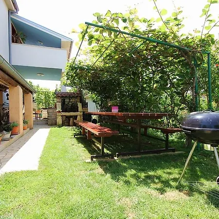 Pifar Apartman *