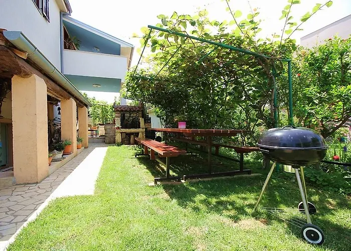 Pifar Apartament *